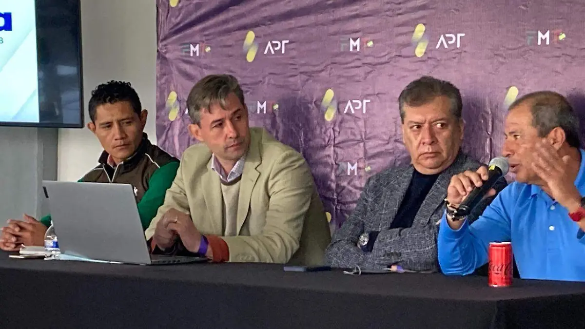 La Asociación Poblana de Tenis y su presidente Enrique Núñez, en rueda de prensa